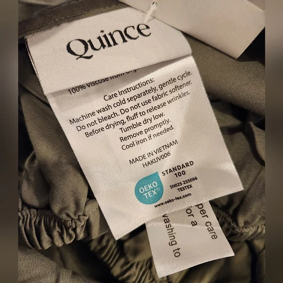 Quince Bamboo Sheet Set Olive Green Queen Size NWT Cooling Soft - Picture 3 of 6